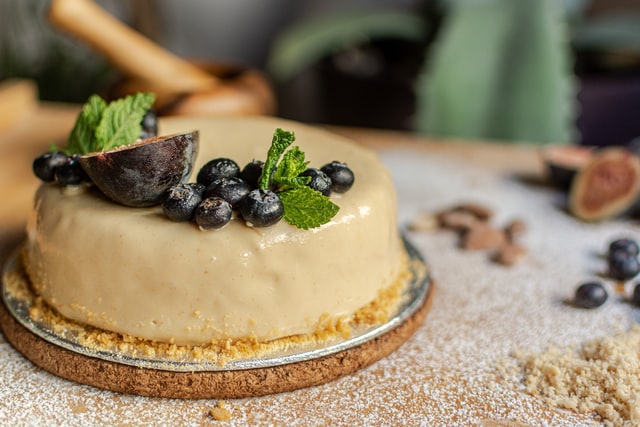 gateau individuel rond aux figue et myrtille